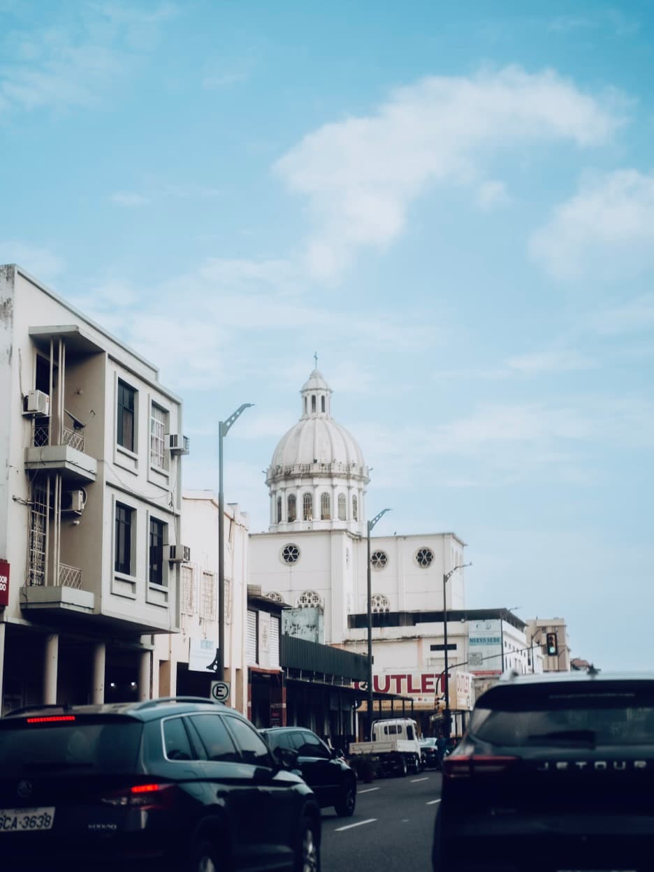 Flights to Guayaquil (GYE)